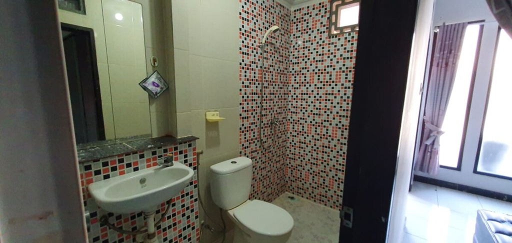 Bathroom, Biru Rumahku 2, Balikpapan
