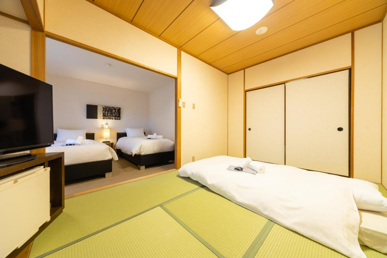 Bedroom 5, The Phoenix, Sapporo