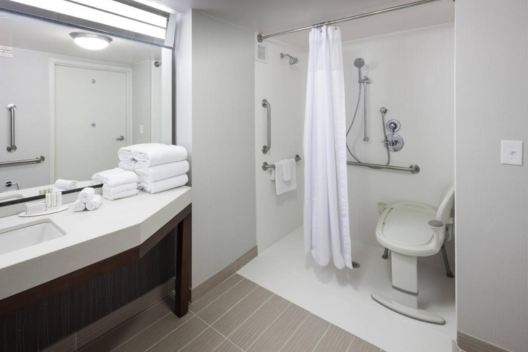 Bathroom 4, Courtyard by Marriott Alexandria Old Town/Southwest, Alexandria