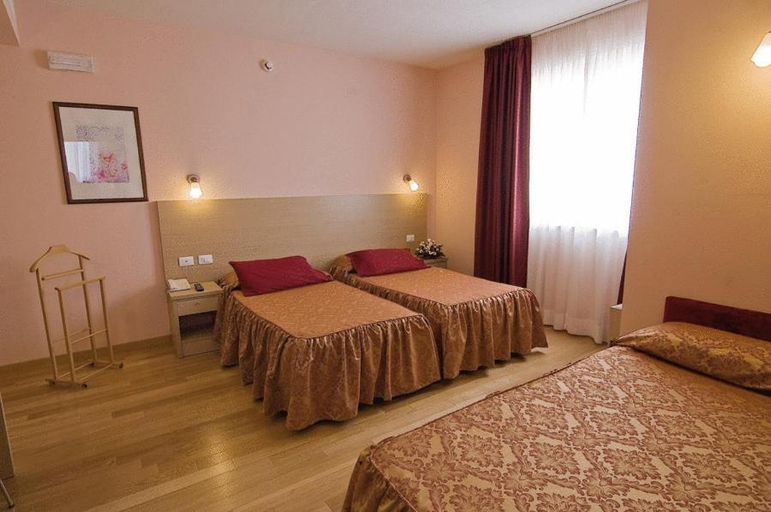 Bedroom 5, Hotel Granducato, Florence