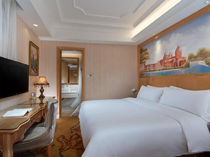 Bedroom 2, Vienna International Hotel Longhua, Shenzhen