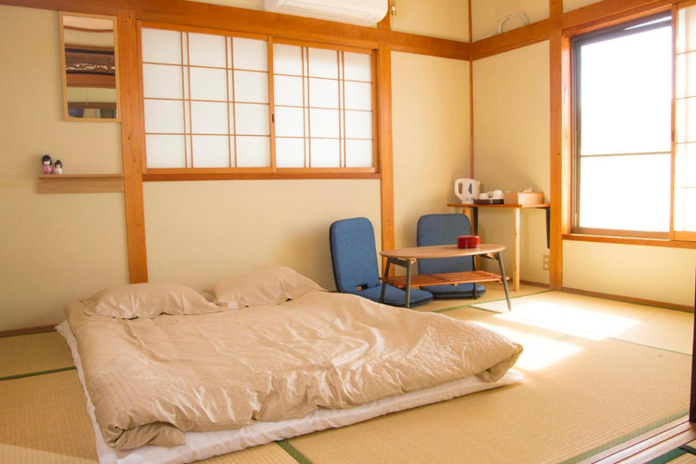 Bedroom, Yushe no Niwa, Tajiri