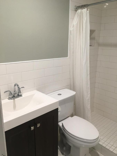 Bathroom, Century Inn, Los Angeles