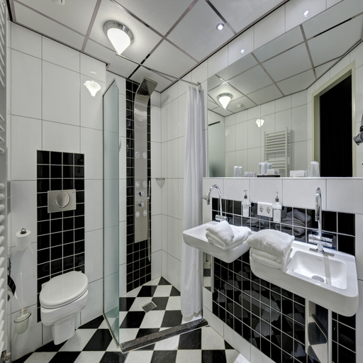 Bathroom, Hotel De Boegschroef, Delfzijl