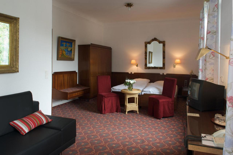 Others, Hotel Schmidt, Hamburg