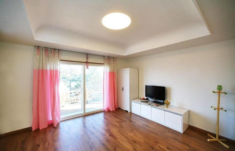 Others 4, Sonamu Pension, Gangneung
