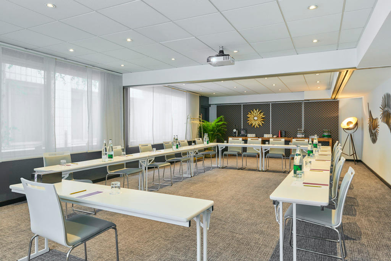 Business Facilities 3, Hotel Mercure Paris 15 Porte de Versailles, Paris