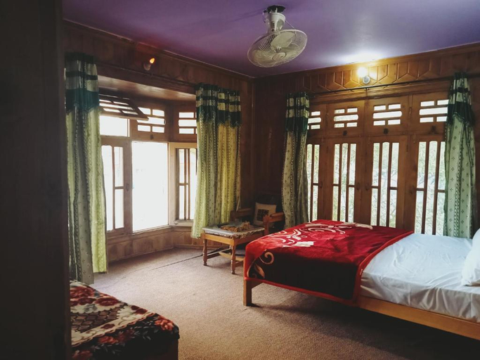 Bedroom 5, Karim Guest House, Northern Areas