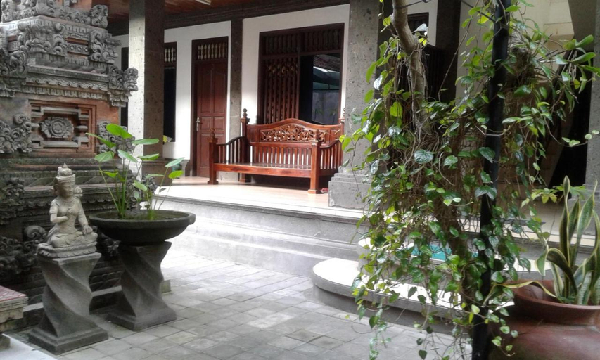 Seruni Hotel Hobbit House, Bogor
