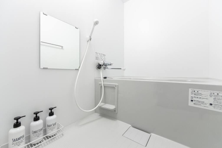 Bathroom 3, Glow, Otaru