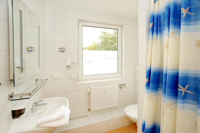 Bathroom 4, Lubsche Thorweide, Nordwestmecklenburg