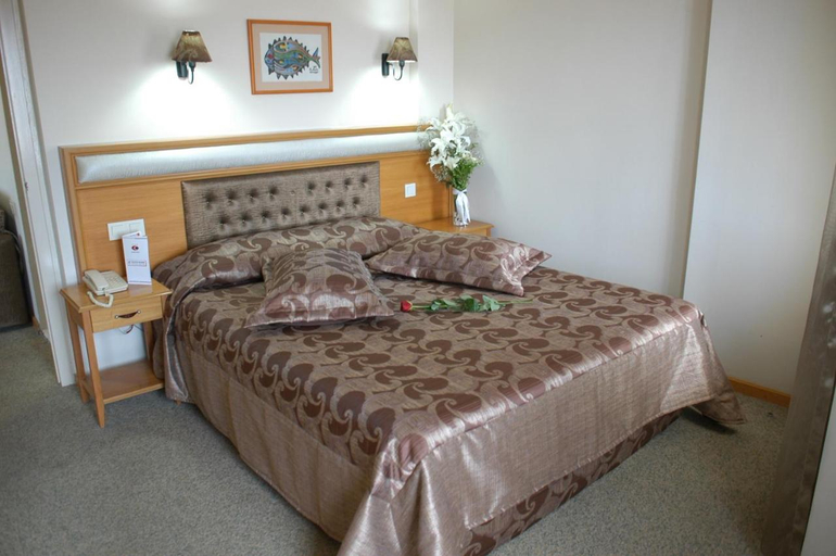 Bedroom 3, Canak Hotel, Merkez