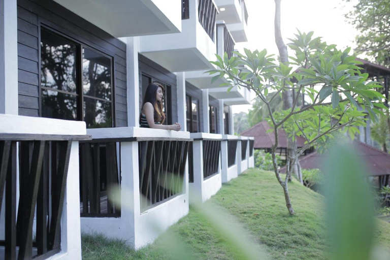 Others 5, Aman Dan Laut, Besut