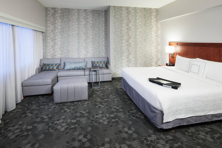 Bedroom 3, Courtyard by Marriott Alexandria Old Town/Southwest, Alexandria