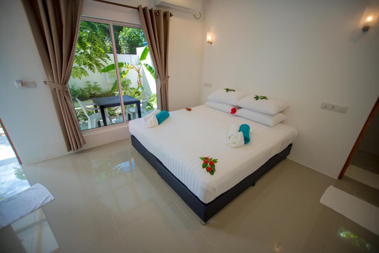 Bedroom 2, Lagoon Villa, Thoddoo
