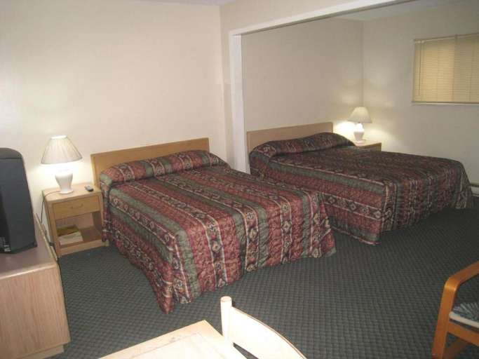 Bedroom 4, Beach Grove Motel, Greater Vancouver