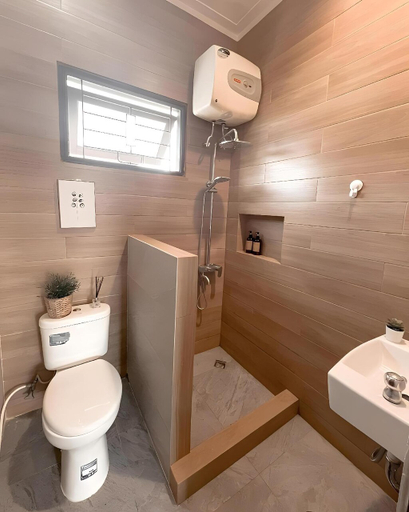 Bathroom, Sovwa Mutiara Homestay , Bogor