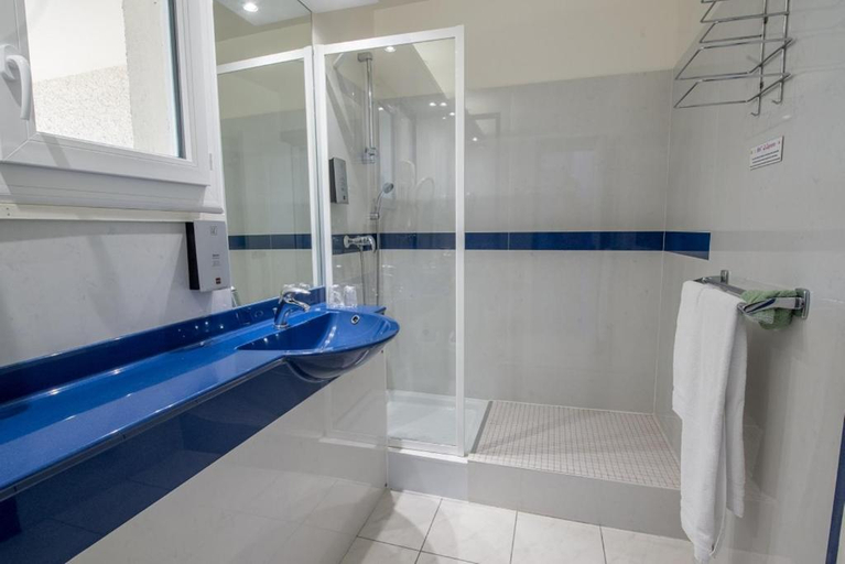Bathroom 4, Logis Hotel Le Capricorne, Lot-et-Garonne