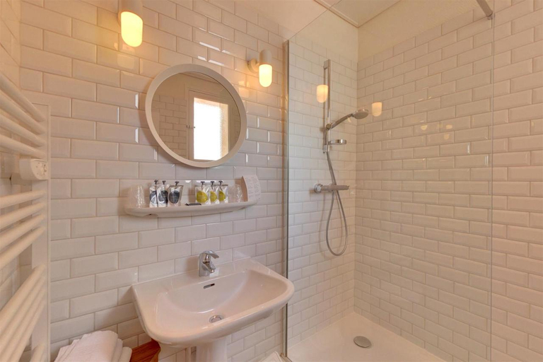 Bathroom 4, Hotel L'orque Bleue, Hérault