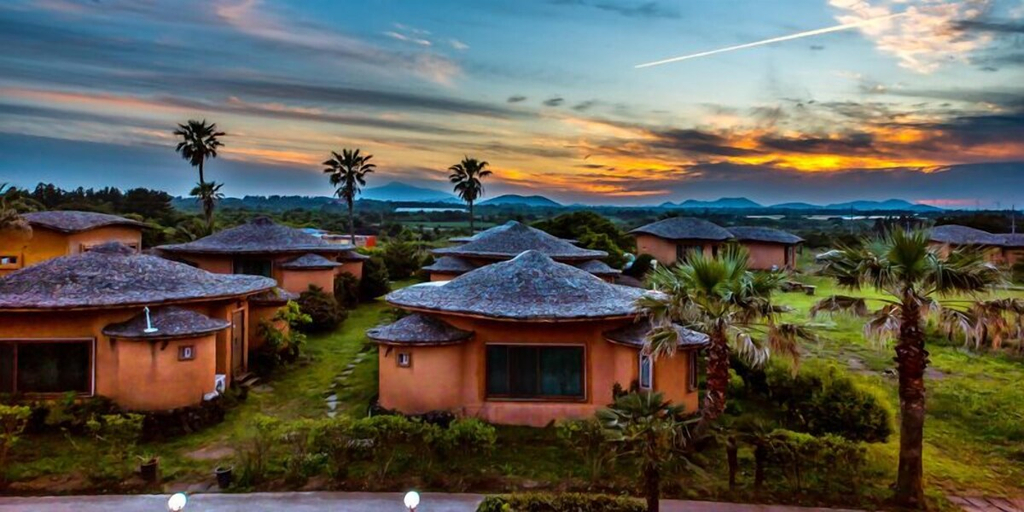 Exterior & Views, Jangchun Red Clay Pension, Seogwipo