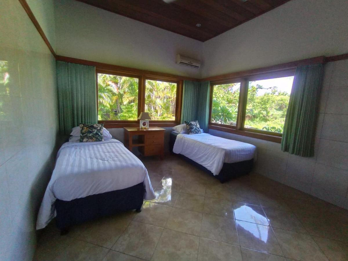 Bedroom 2, Absolute Beachfront Private Villa sleeps 6 with Infinity Pool on 1200m2 of Tropical Land, Karangasem