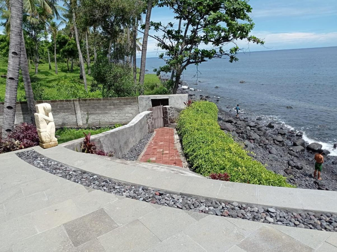 Others 5, Absolute Beachfront Private Villa sleeps 6 with Infinity Pool on 1200m2 of Tropical Land, Karangasem