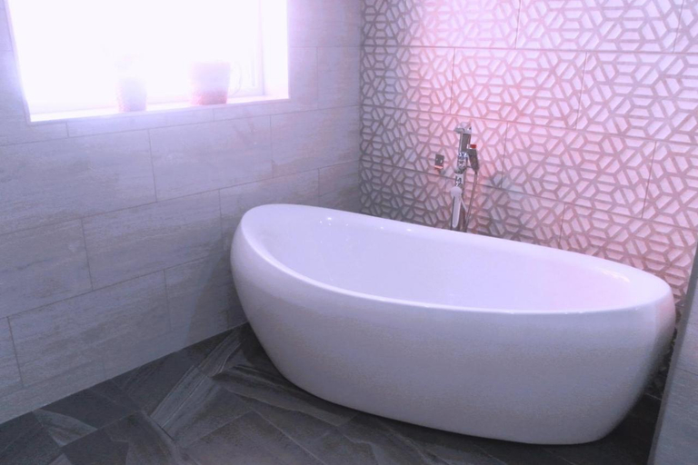 Bathroom 5, The Elmsleigh Suite at Claremont Hotel, Nottingham