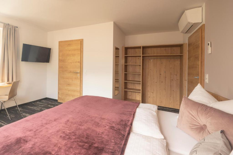 Bedroom 4, good-goisern hotel, Gmunden