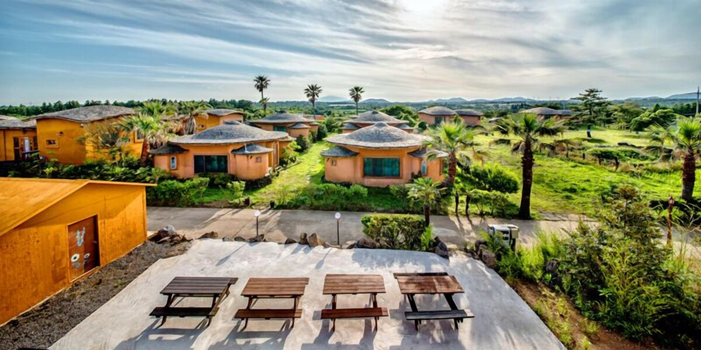 Others 3, Jangchun Red Clay Pension, Seogwipo