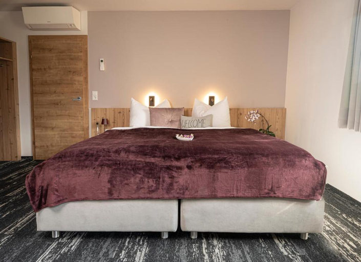 Bedroom 2, good-goisern hotel, Gmunden
