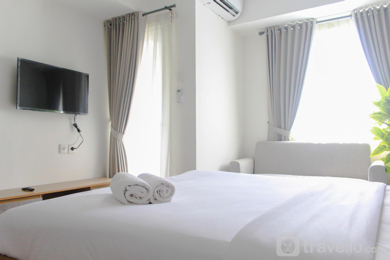 Cozy Living Studio Urbantown Serpong By Travelio, South Tangerang