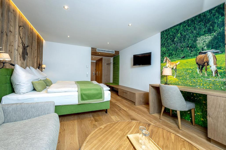 Bedroom 3, Hotel Schorhof, Zell am See