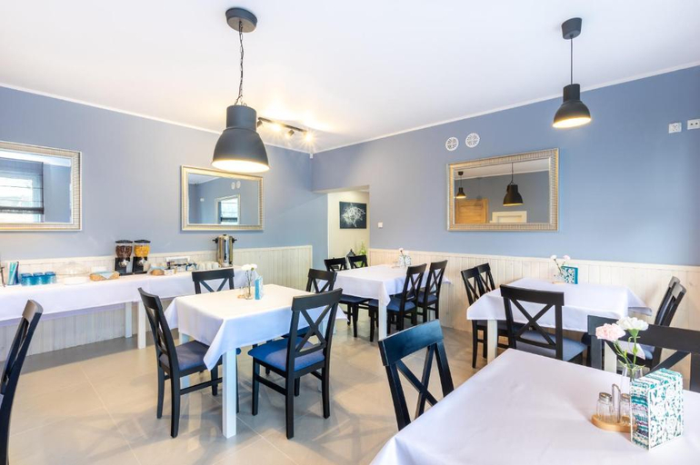Food & Drinks, Samoobslugowy Hotel Astoria Fly Modlin Airport, Nowy Dwór Mazowiecki