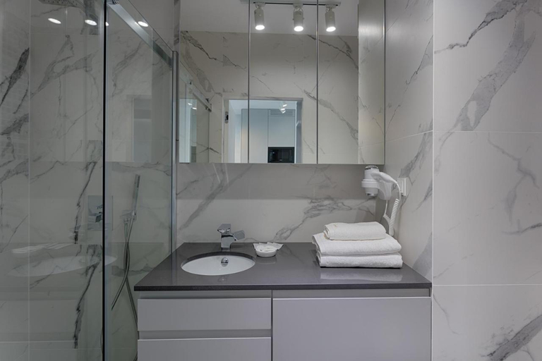 Bathroom 3, Mennica Residence I, Warsaw