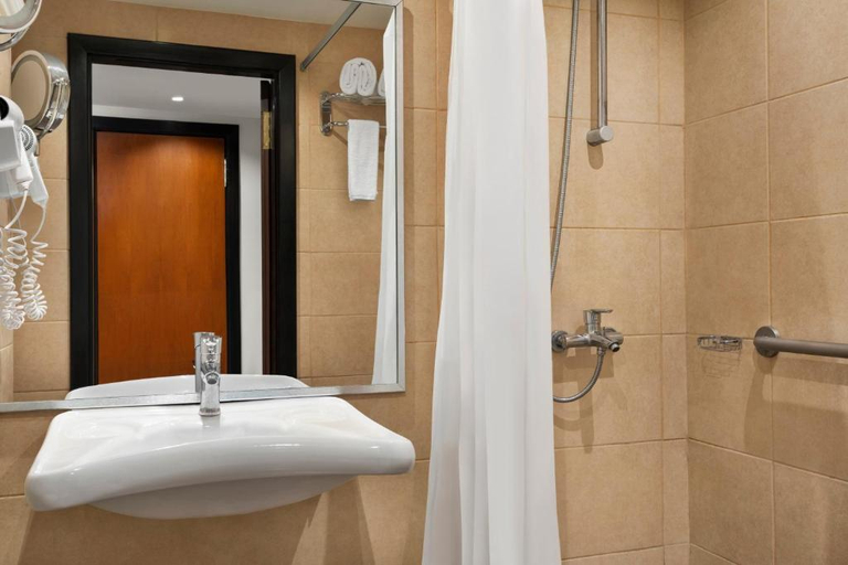 Bathroom 3, Dar Al Fayzeen Makkah, Makkah