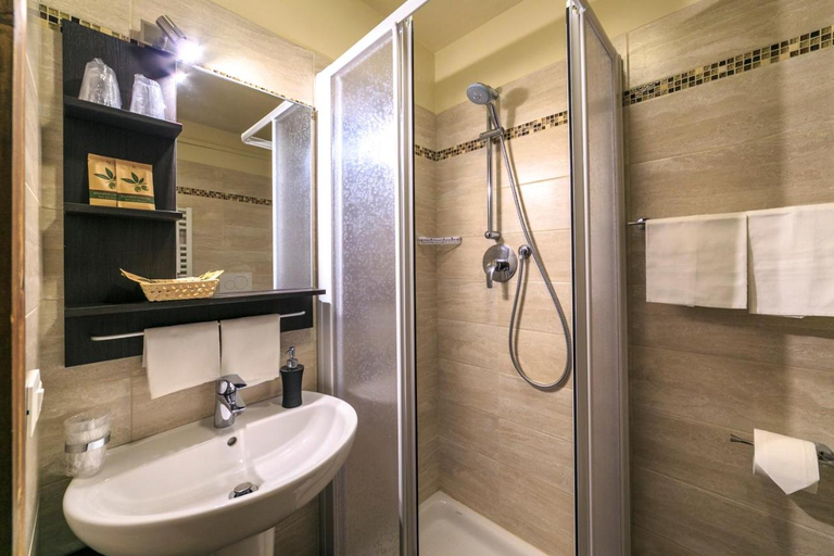 Bathroom 3, Hotel Meuble Furggen, Aosta