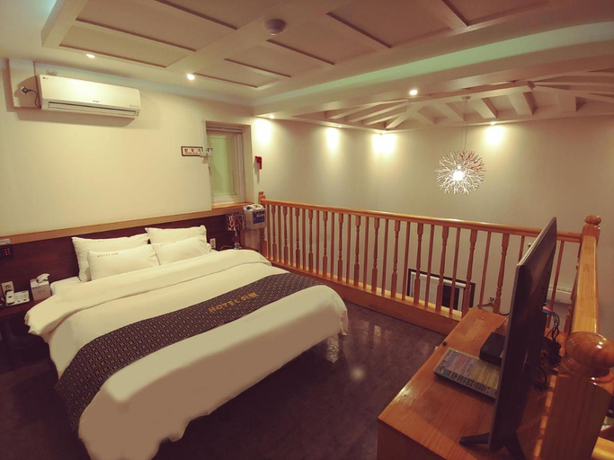 Bedroom 2, Apple Drive-in Hotel, Yeoju