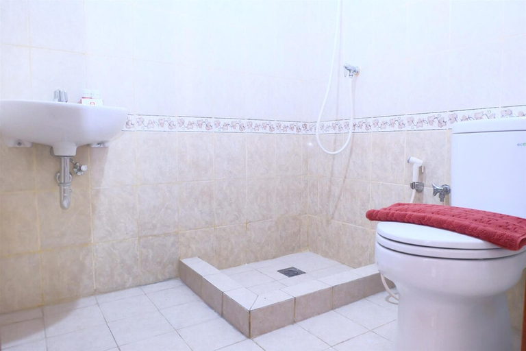 Bathroom 5, Apartment 2 BR Palazzo Kemayoran By Travelio, Central Jakarta