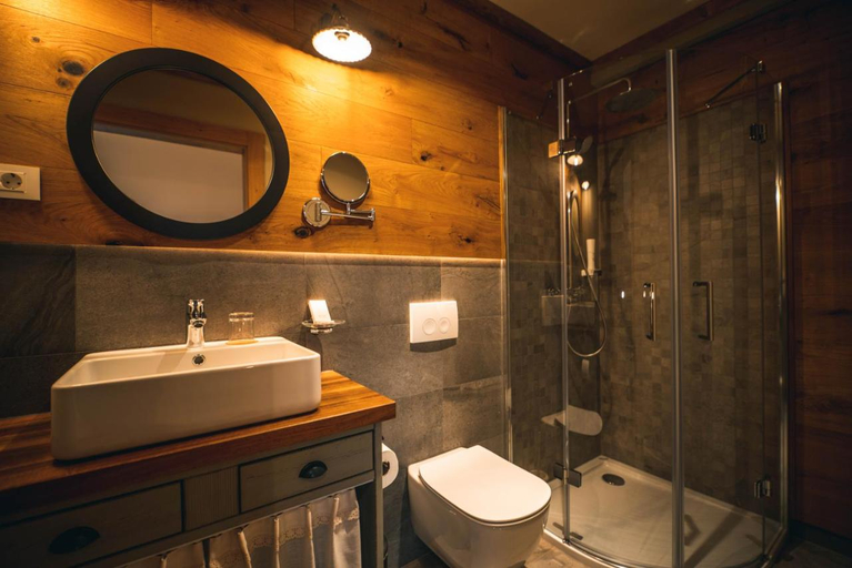 Bathroom 3, Hotel Zamorc, Škofja Loka