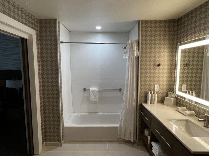 Bathroom 4, Home2 Suites by Hilton Hinesville, Liberty
