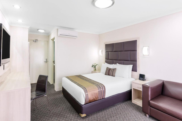 Bedroom 3, Garden City Hotel, BW Signature Collection, Canberra