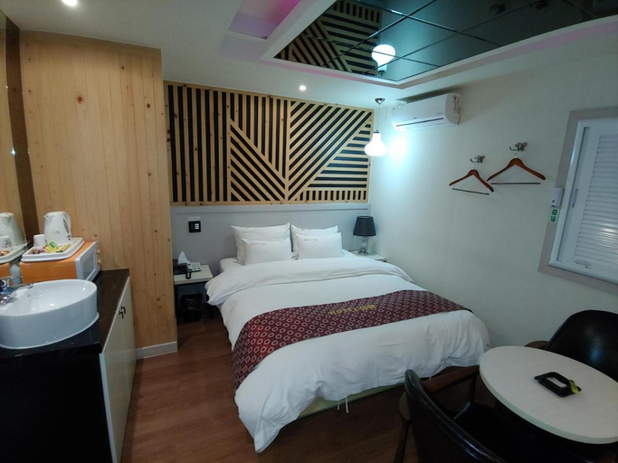 Bedroom 3, Apple Drive-in Hotel, Yeoju