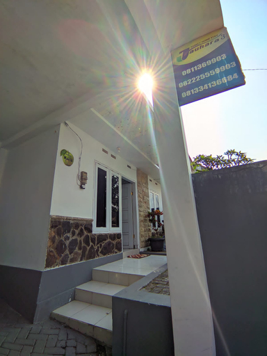 Exterior & Views 3, Villa Jauhara 3, Malang