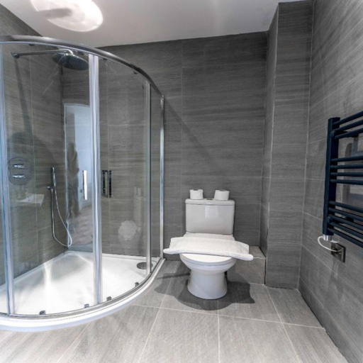 Bathroom, Lovely Studio Apartment in Central Sheffield, Sheffield