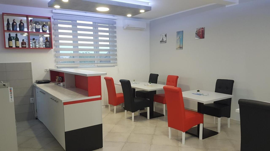 Others 5, Airport view Apartment, Belgrade