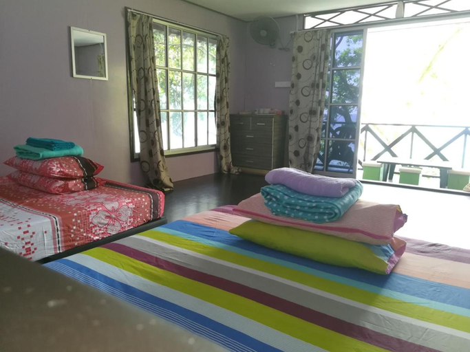 Bedroom 2, Simukut Place, Mersing