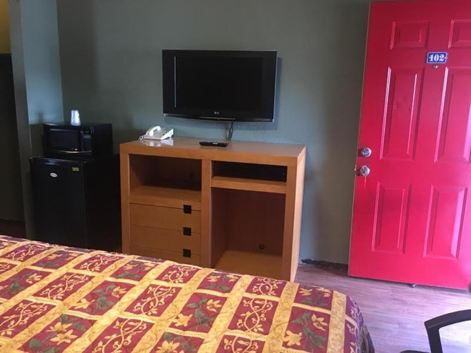 Bedroom 1, Townhouse Motel - West Sacramento, Yolo