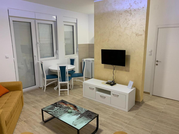 Others 4, Airport view Apartment, Belgrade