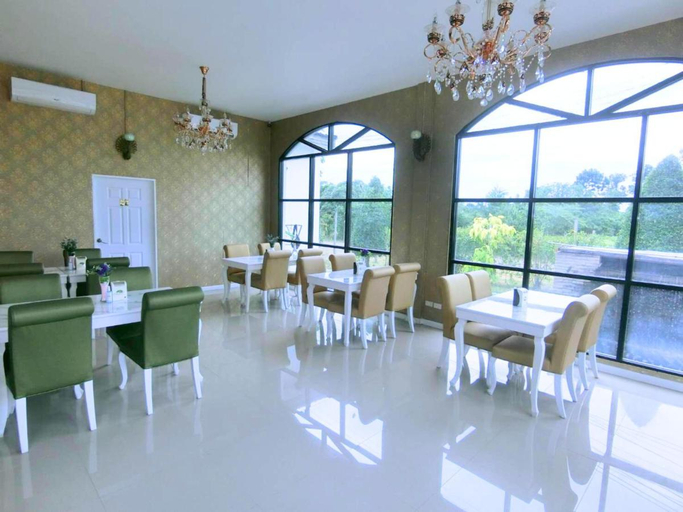Food & Drinks 5, Aura Park Resort, Ban Pong