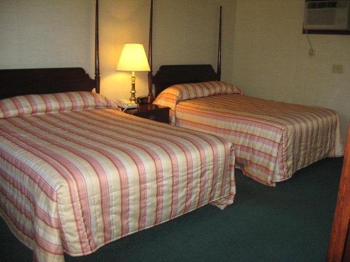 Bedroom 5, Lockport Inn and Suites, Niagara